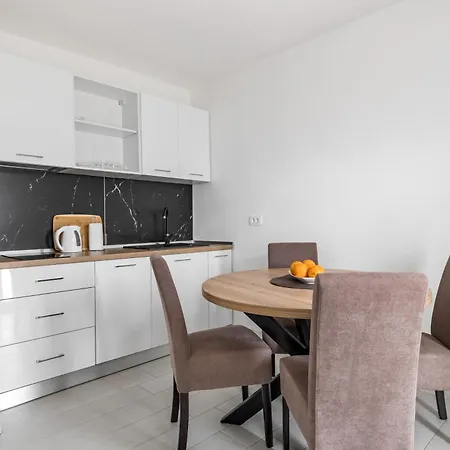 Lukas Apartmán